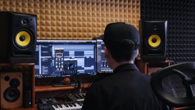 Suka Bikin Podcast? Ini 5 Aplikasi Edit Audio yang Bisa Lo Pake!